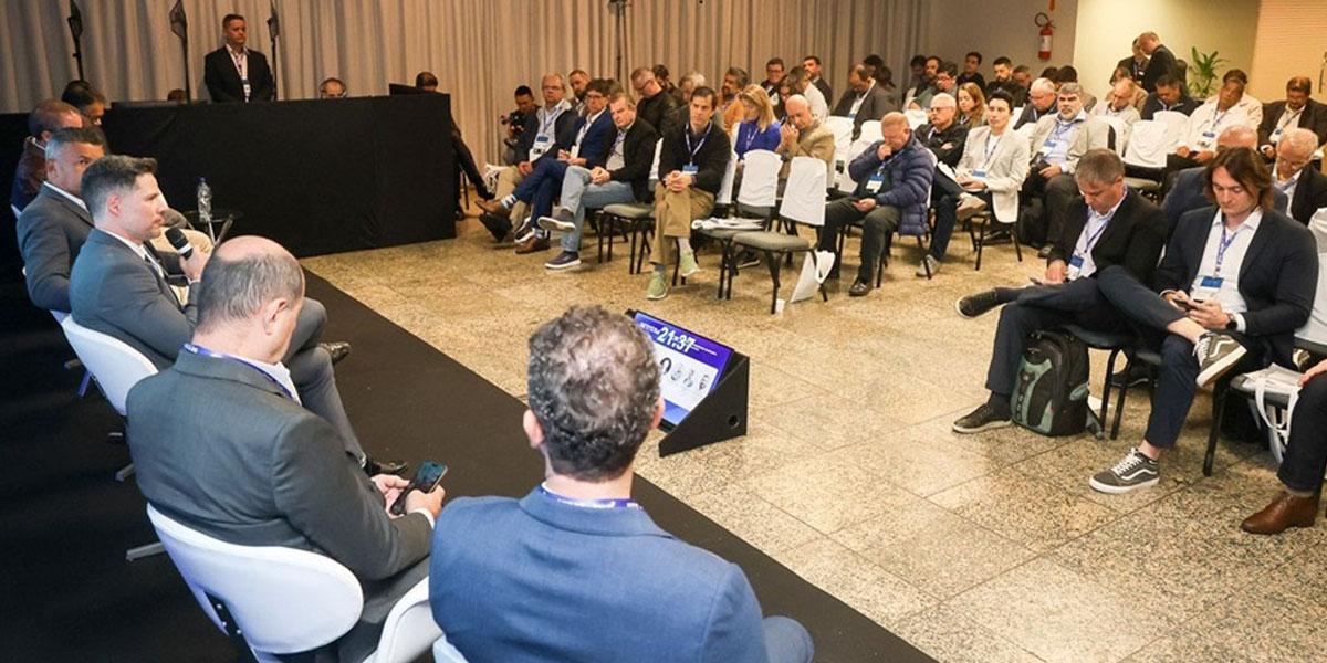 Presidente da ASTRAL participa de debate sobre regulação na radiodifusão
